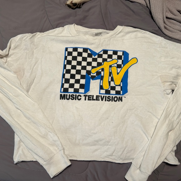 MTV Tops - MTV music television long sleeve crop top